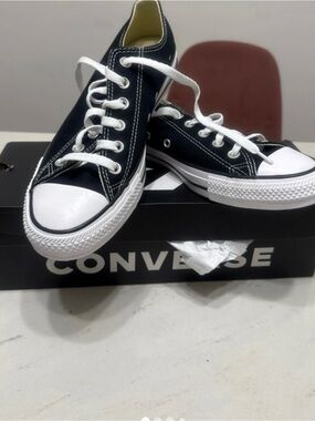 Converse Classic Low Top Sneakers - Black/White